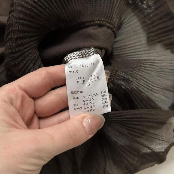 Axes Femme Brown square neck lace trim 3/4 sleeve top ruffle hem Size medium - Picture 6 of 8